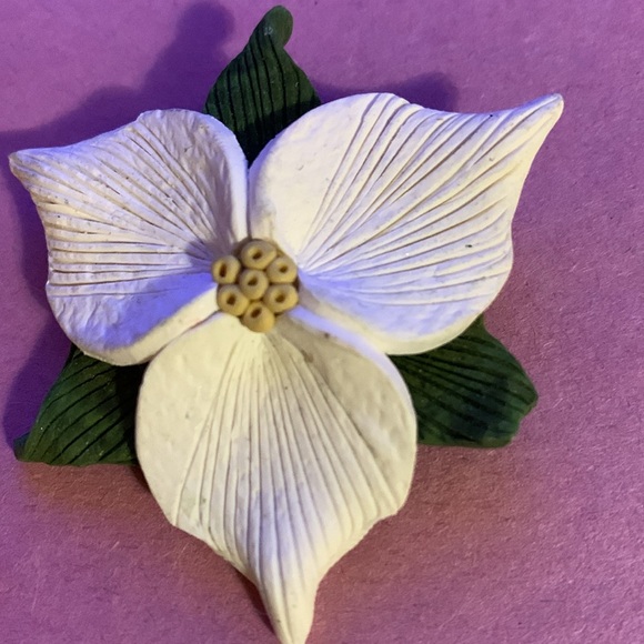 Trillium Brooch* - Picture 2 of 5